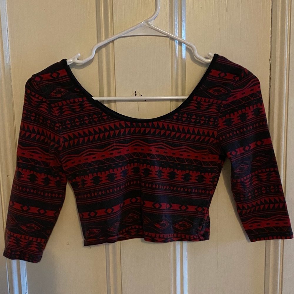 Black and Red Tribal Printed 1/2 Sleeve Crop